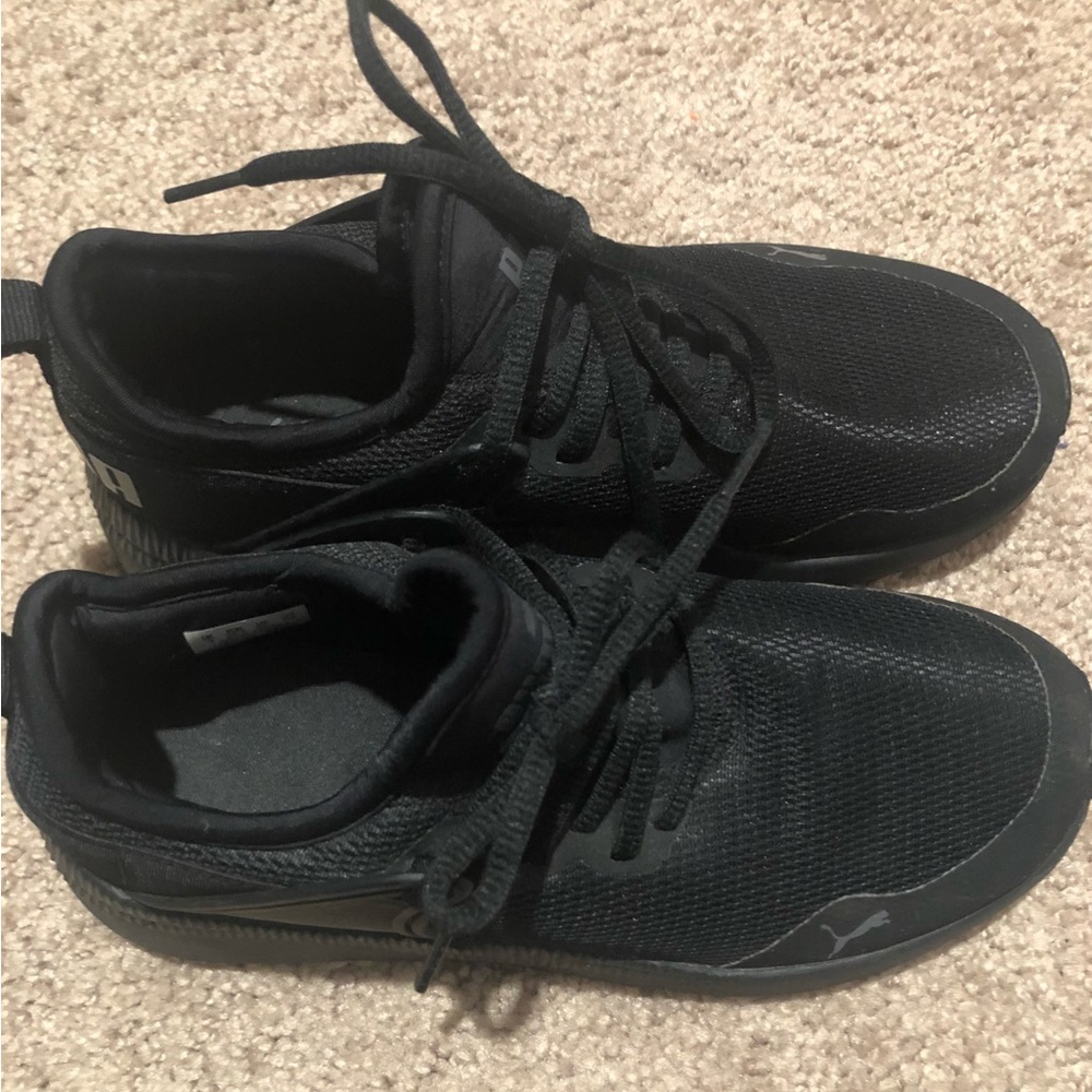 Used Puma Sneakers Boys Size 4